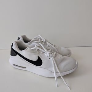 Nike White and Black Sneakers